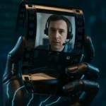 Mano robotica AI che tiene una pellicola video deepfake