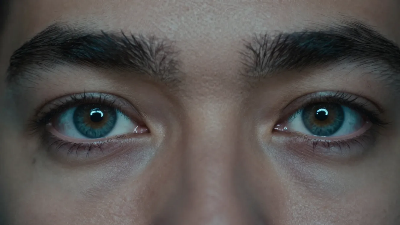 ciglia-uomo-tendenza-rischi-salute-oculare