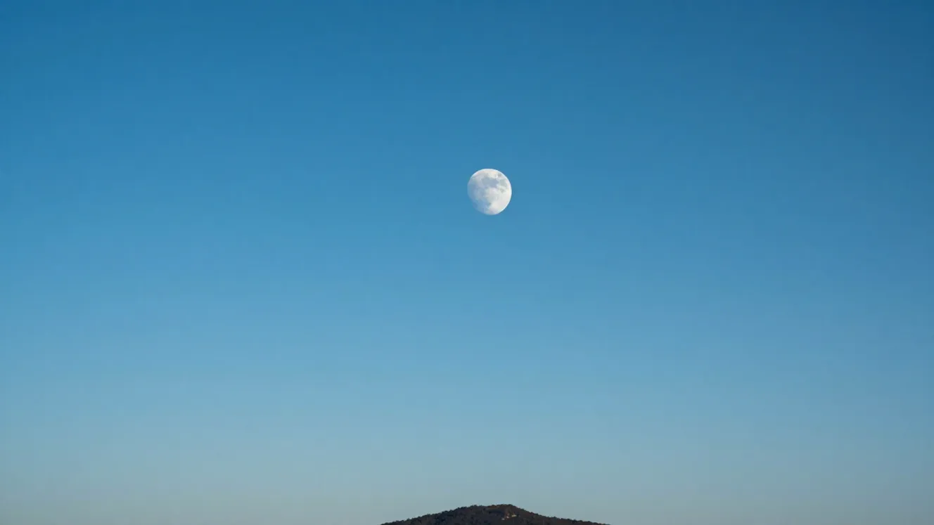 perche-la-luna-si-vede-di-giorno-spiegazione-scientifica