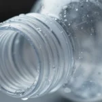 pericoli-riutilizzo-bottiglie-plastica-salute-ambiente